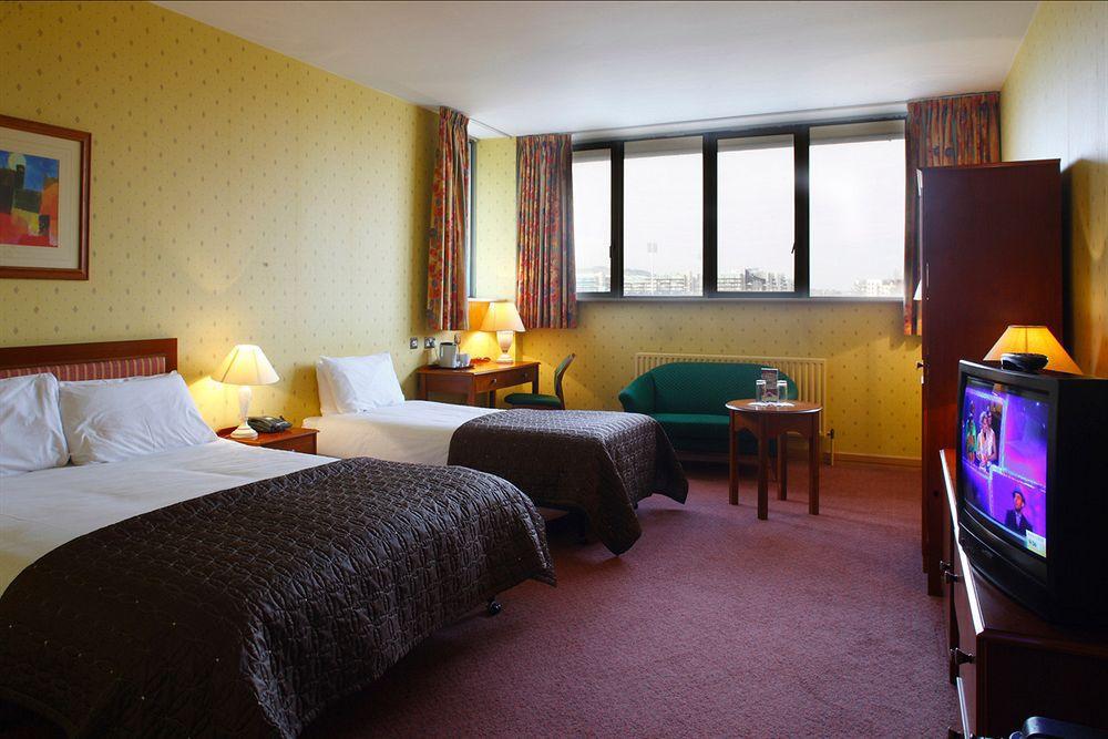 Plaza Hotel Талат Екстериор снимка