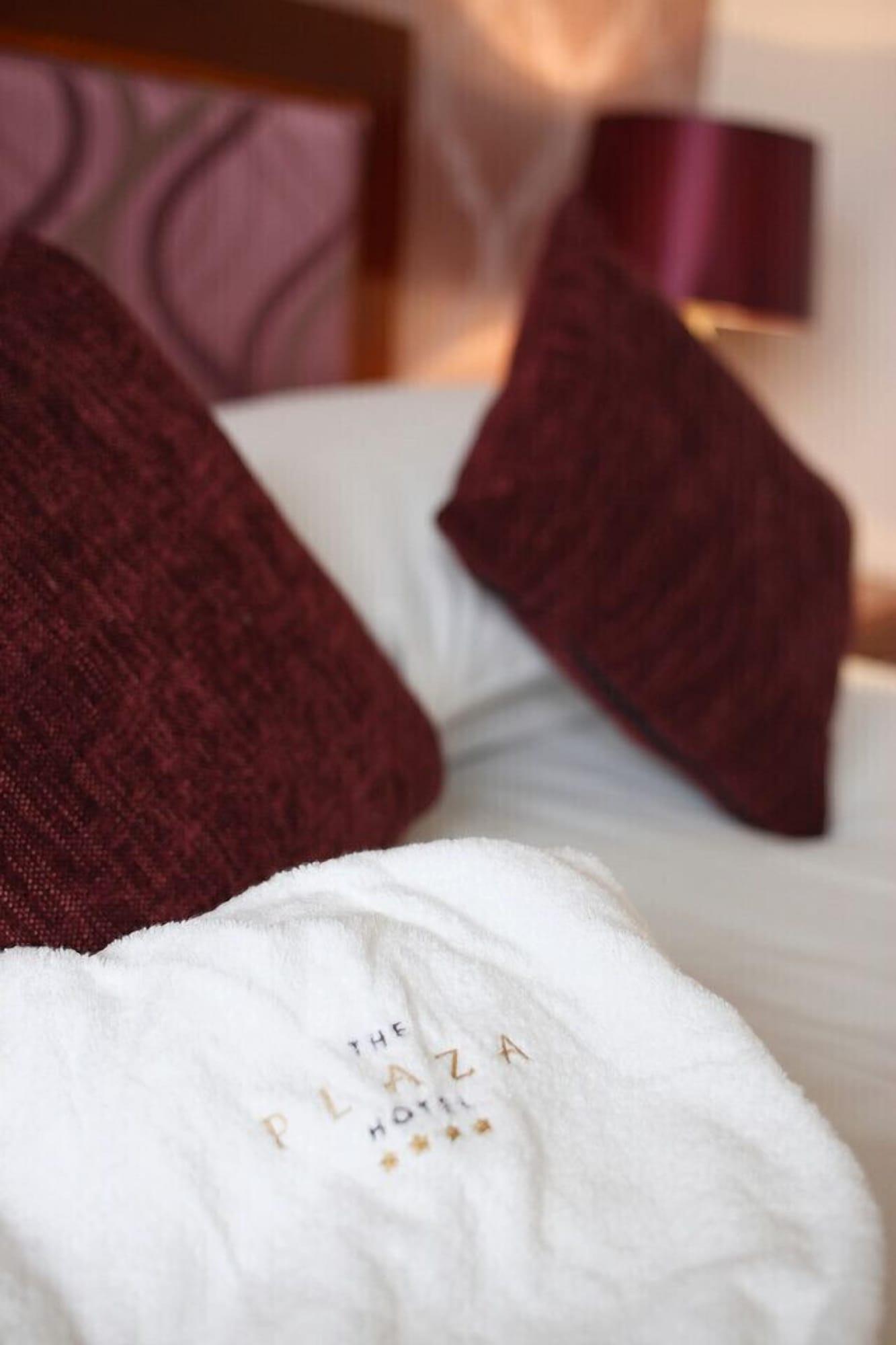Plaza Hotel Талат Екстериор снимка
