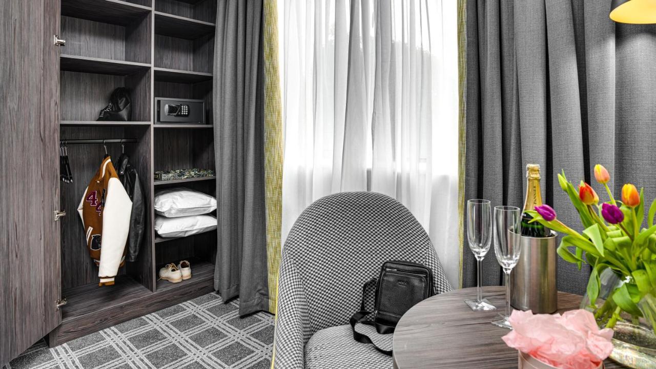 Plaza Hotel Талат Екстериор снимка