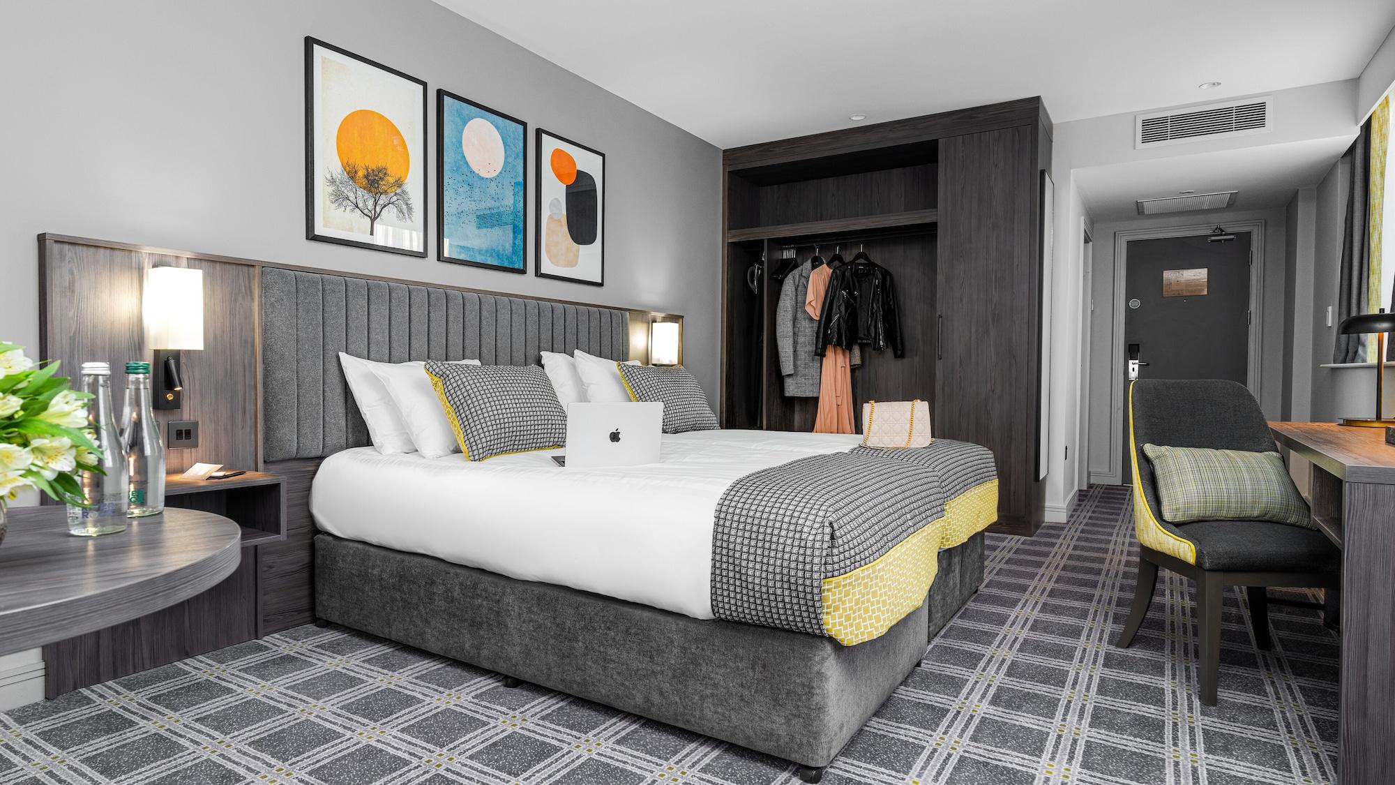 Plaza Hotel Талат Екстериор снимка