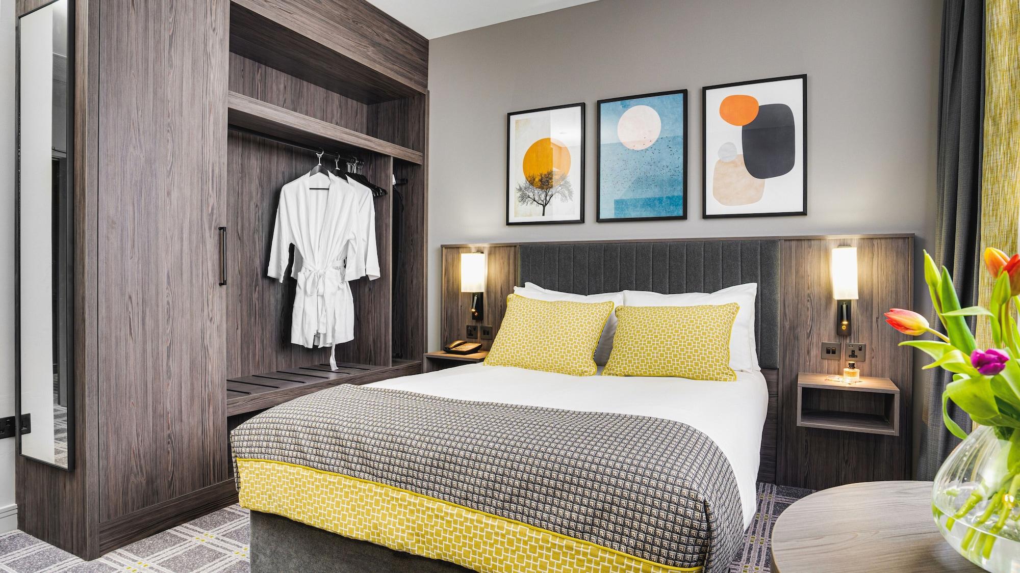 Plaza Hotel Талат Екстериор снимка