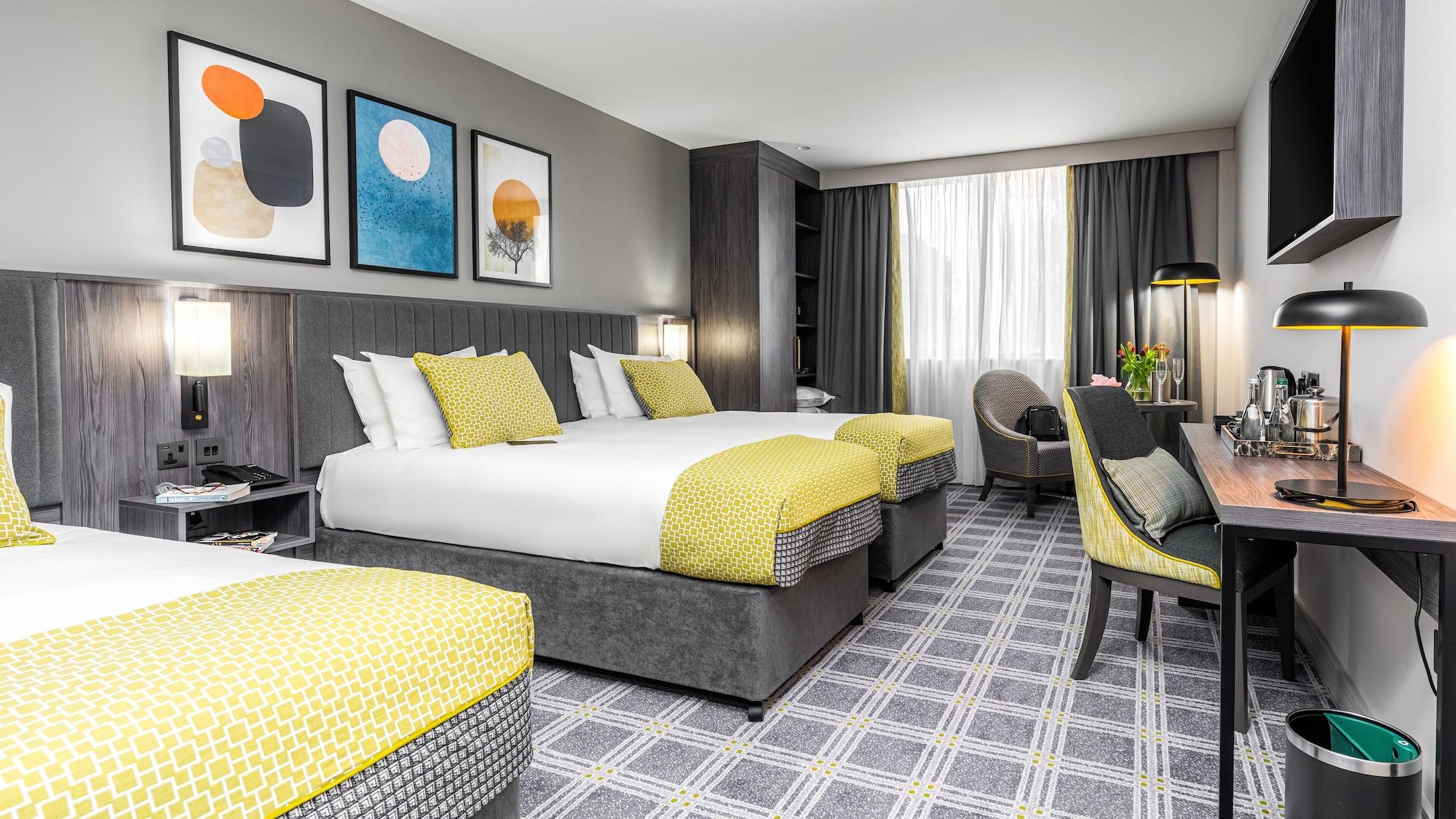 Plaza Hotel Талат Екстериор снимка