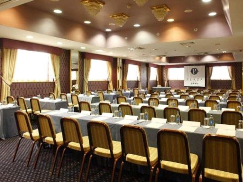 Plaza Hotel Талат Екстериор снимка